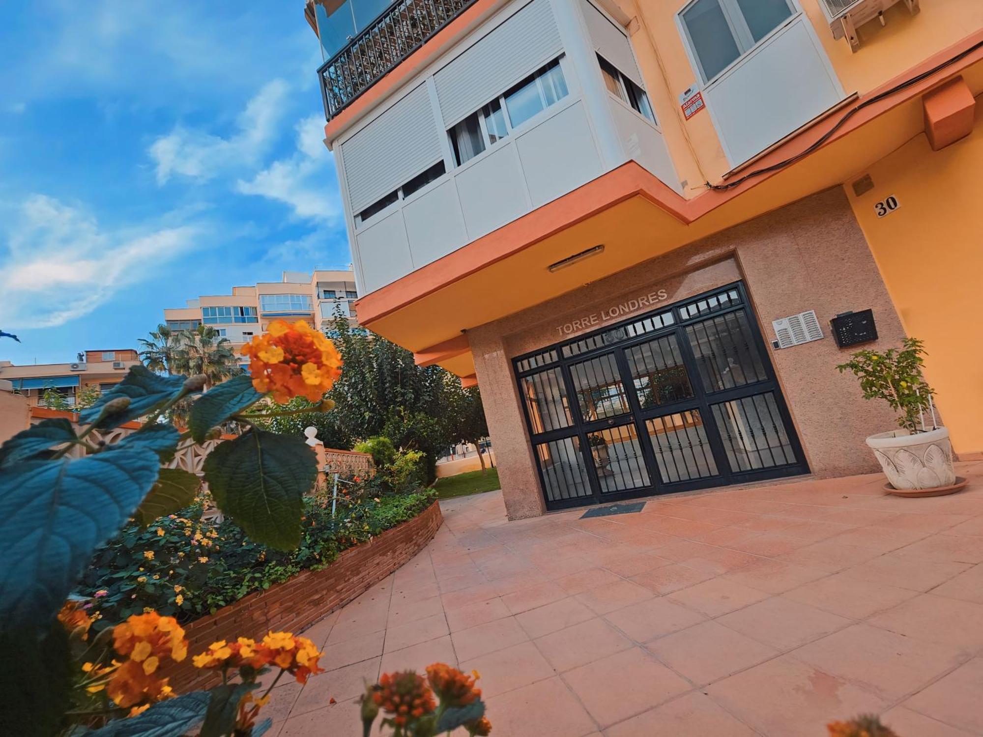 Apartamento Paseo Maritimo De Playamar Торремолінос Екстер'єр фото